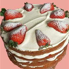 Occasion Cake plain Strawberries