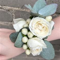 Cream Corsage 